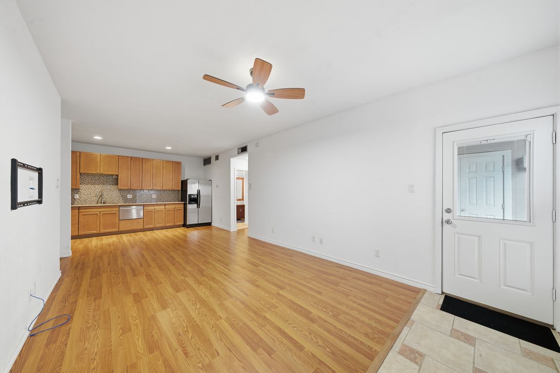 next background image