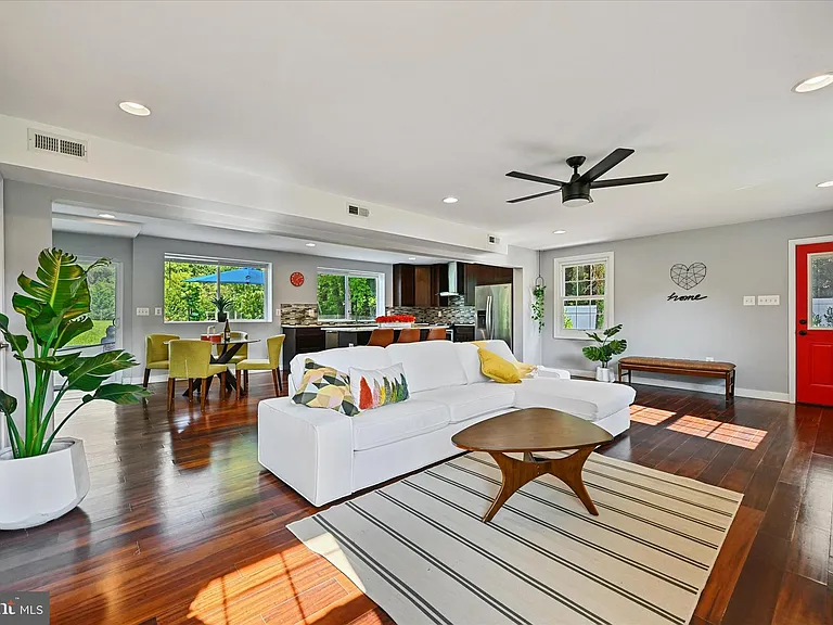 10533 Stevenson Rd — Photo 20