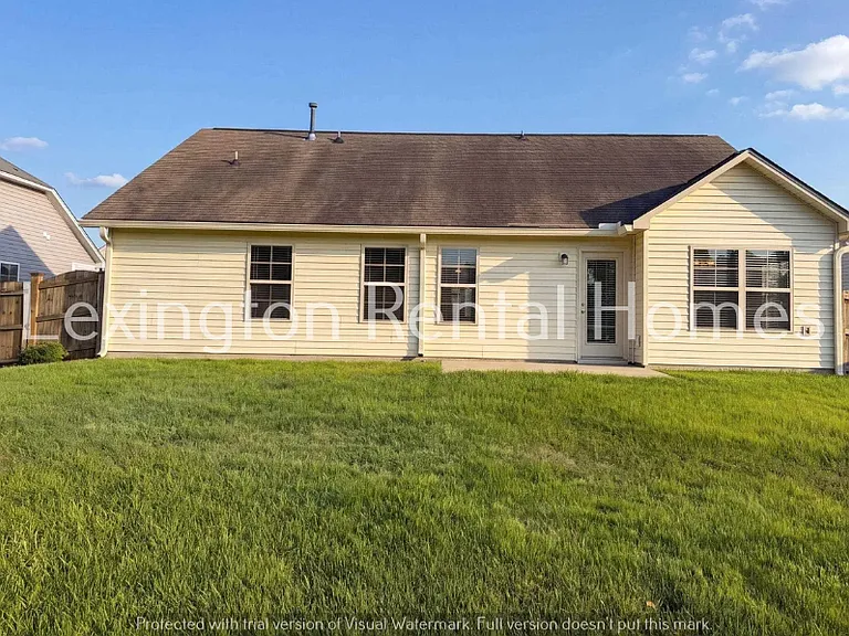 152 Castlefield Dr — Photo 14