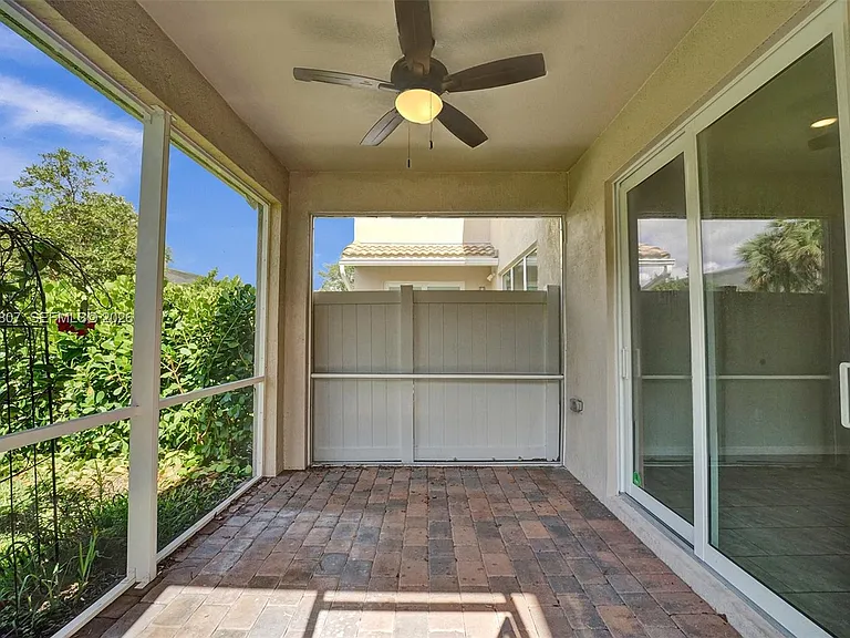 4764 Eucalyptus Dr — Photo 53