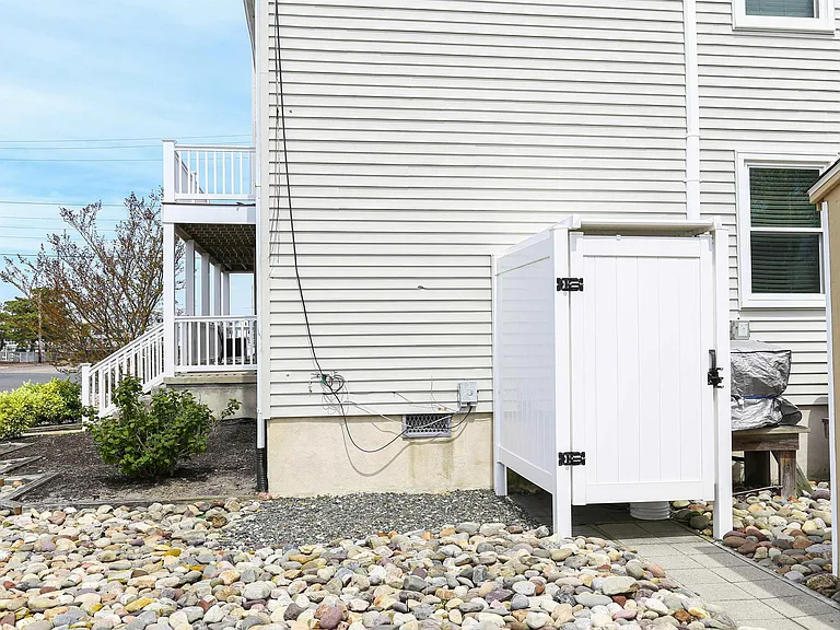 618 Bayshore Ave — Photo 42
