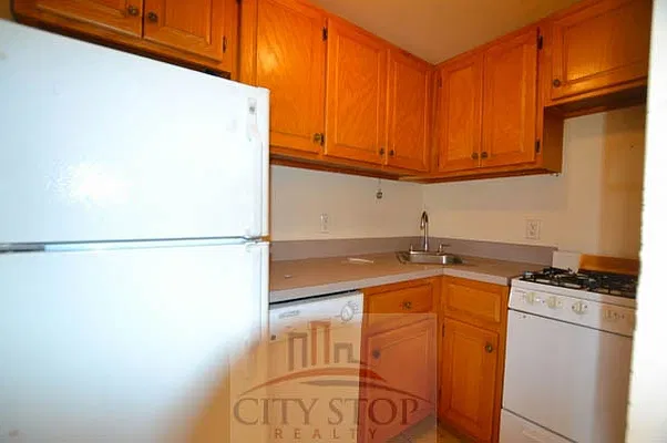 Rented by City Stop Realty | media 15