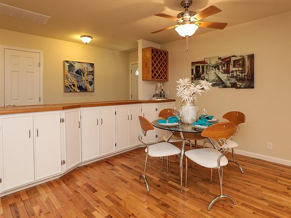 2nd image of 3466 Lindenoaks Dr