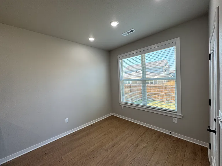 5910 SW Desert Ave — Photo 9