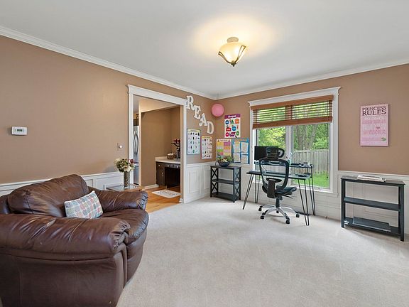 4th image of 510 Chester Ct W