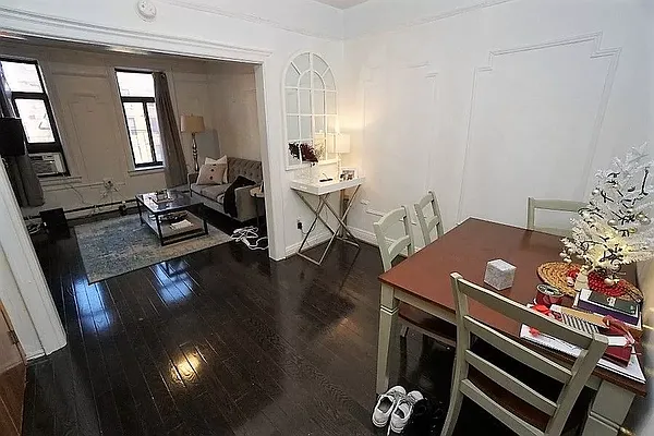 Rented by Universal Realty Group | media 2