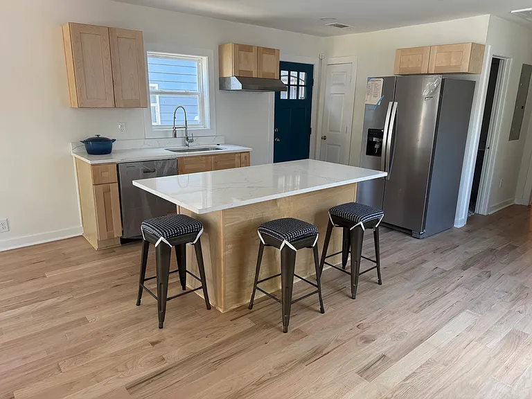1050 Garibaldi St SW — Photo 4