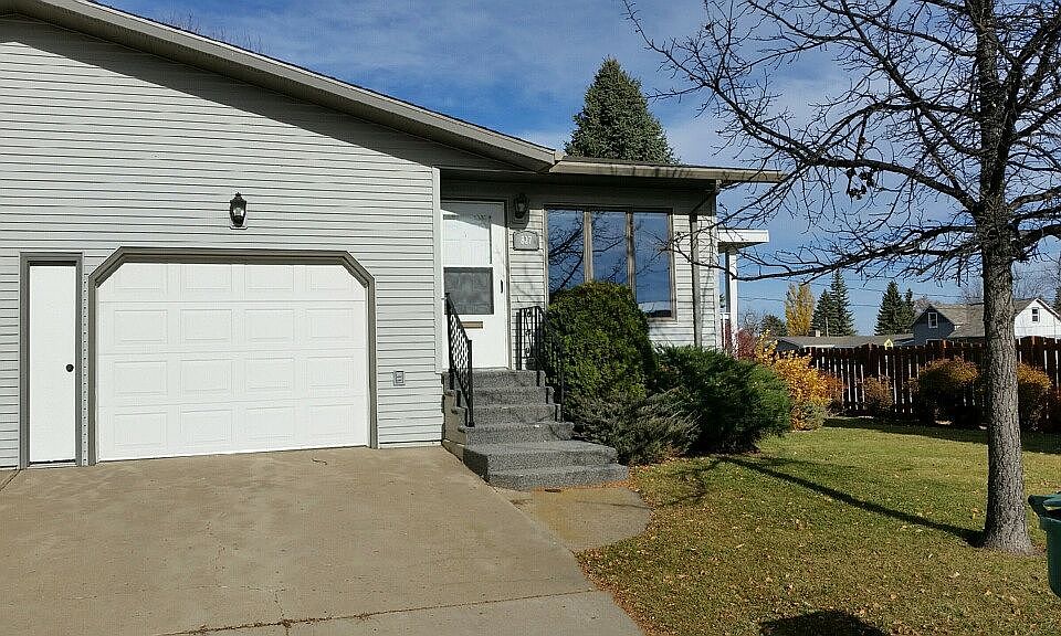 1st image of 827 1st St N