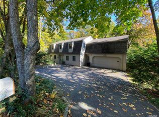 233 Prospect Ave, Sea Cliff, NY 11579