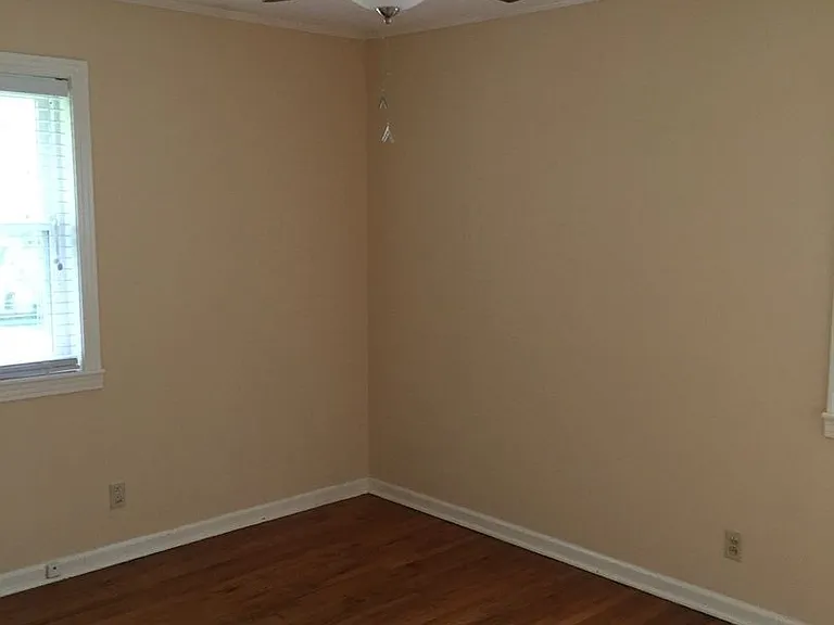 1218 W White Oak Dr — Photo 10
