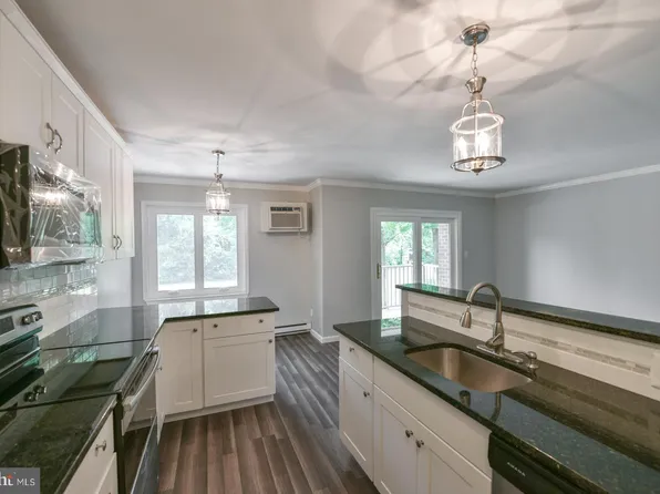 200 Campbell Cir #E-7, Downingtown, PA 19335