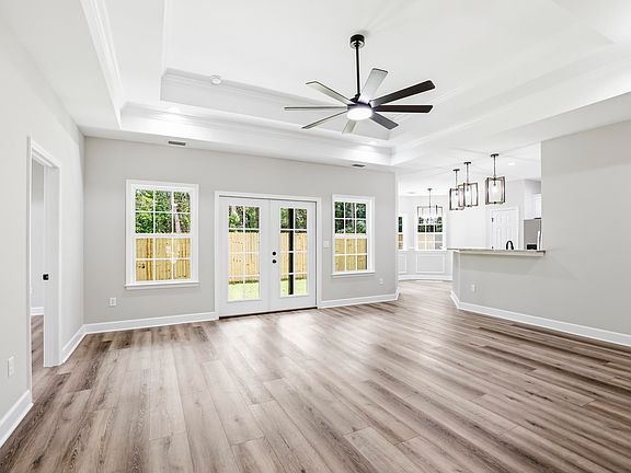 4th image of 3025 Grady Rd