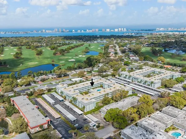 1706 Belleair Forest Dr APT 220, Belleair, FL 33756