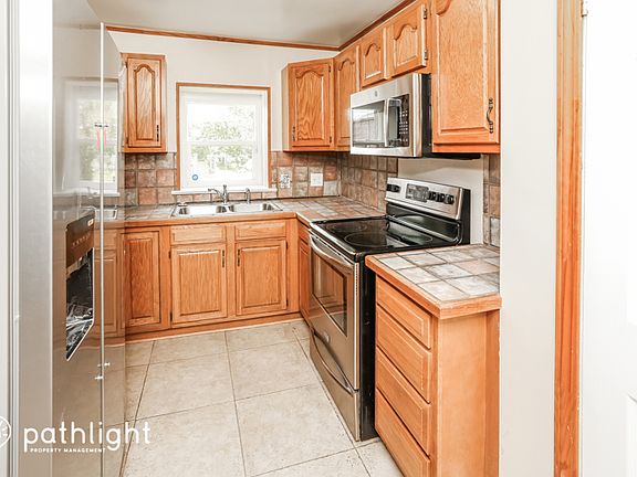 4th image of 1616 Norwood Dr