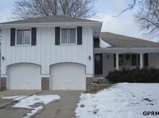 1215 Mayfair Dr, Omaha, NE 68144