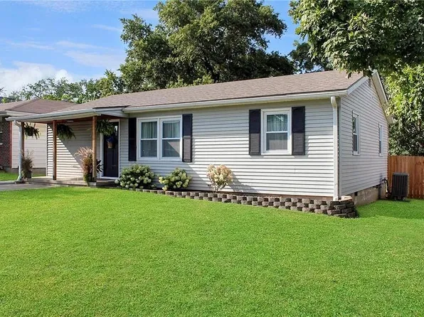726 W Broadway St, Higginsville, MO 64037