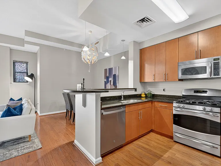 1390 Kenyon St NW #813 — Photo 3