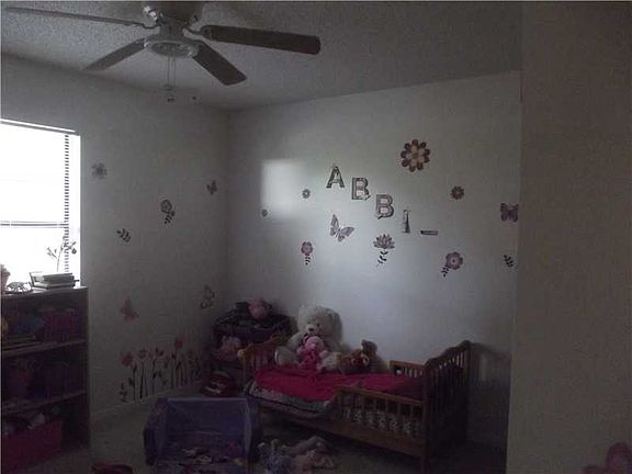 5th image of 1425 20th Ave SW