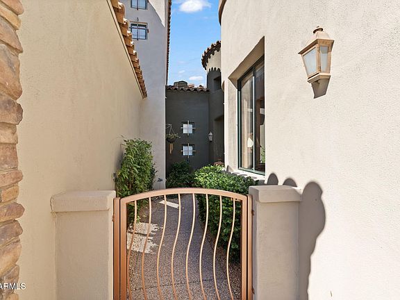 3rd image of 19550 N GRAYHAWK Drive #1141