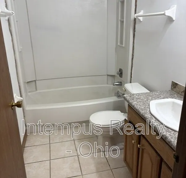 3805 Indian Run Dr #8 — Photo 5