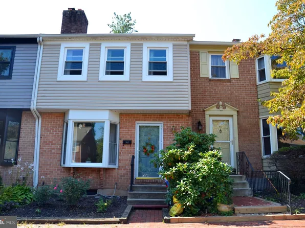 26 Gatehouse Ln, Doylestown, PA 18901