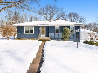 220 SW 21st St, Oak Grove, MO 64075