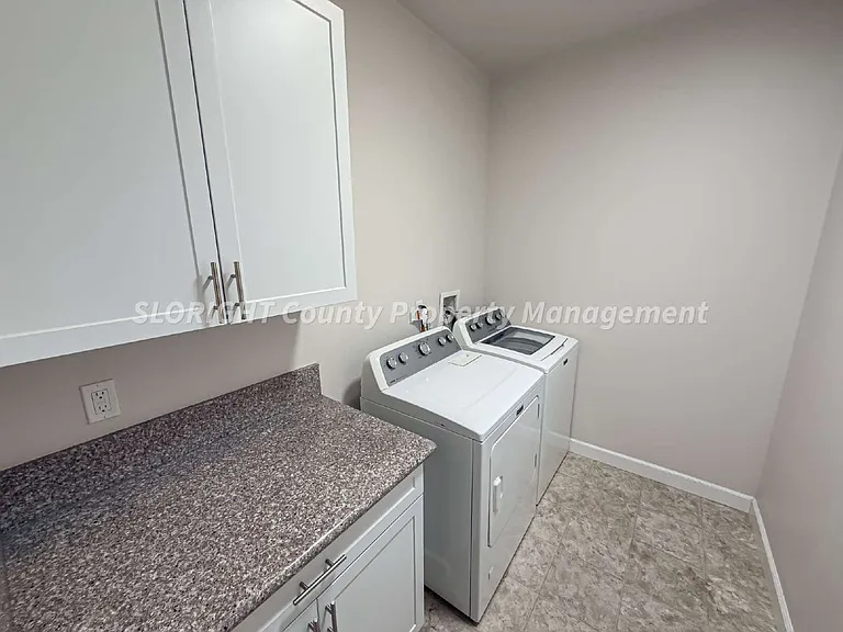 941 Humbert Ave — Photo 16