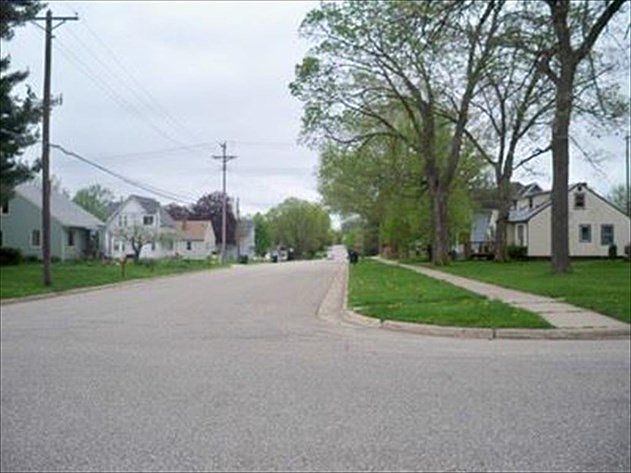 2nd image of 407 E 5th St