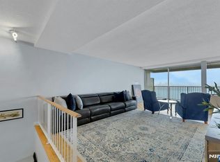 3 Horizon Rd APT 1002, Fort Lee, NJ 07024