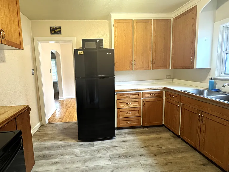 700 Dexter St — Photo 14