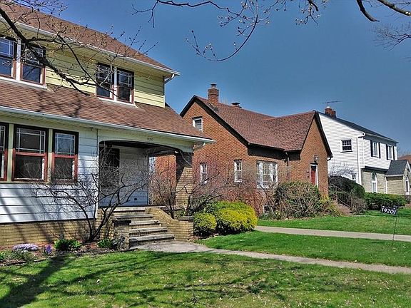 3rd image of 19201 Locherie Ave