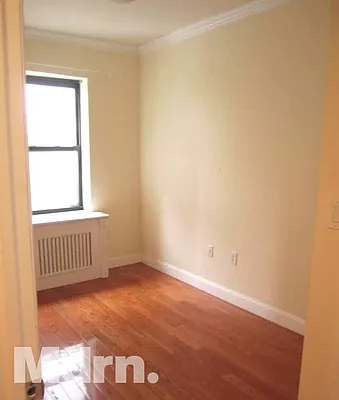 Rented by Mdrn Residential | media 7