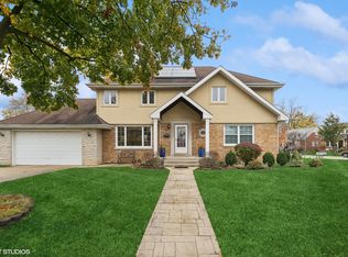 108 Yost Ave, Park Ridge, IL 60068