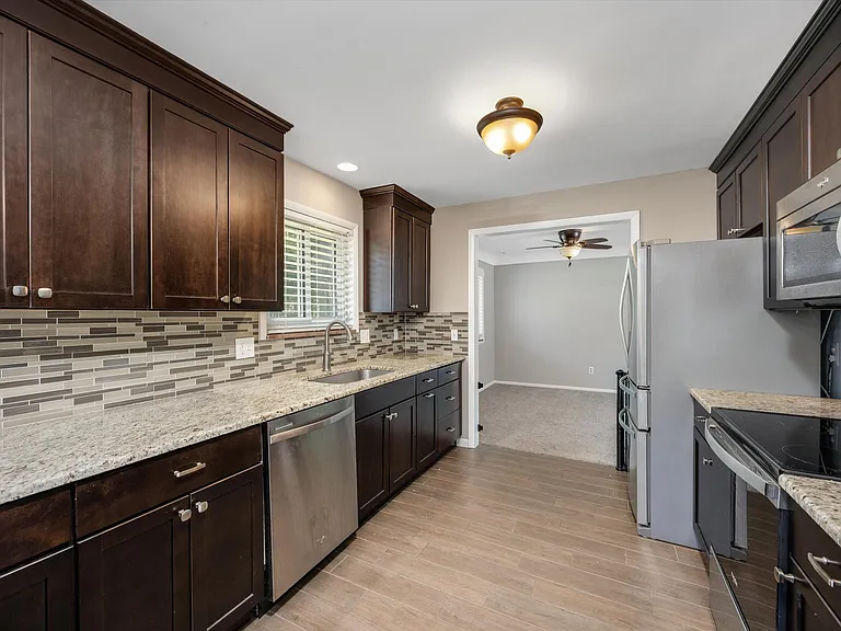 4790 Belzair Dr — Photo 10