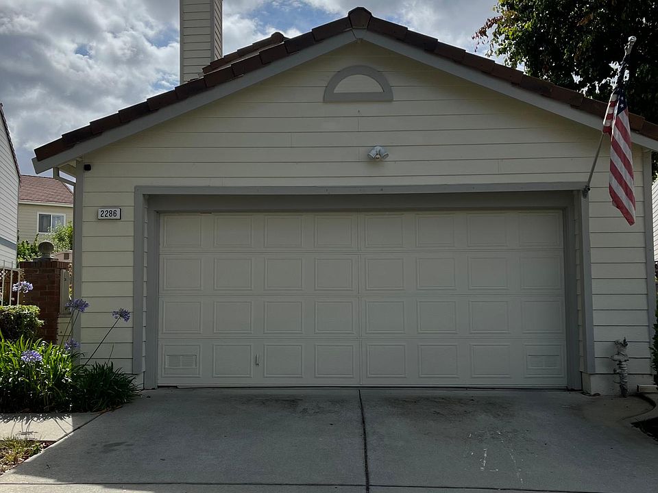 1st image of 2286 Lynwood Ter
