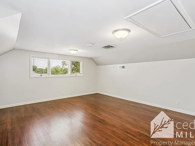 125 S Oakwood Ave — Photo 11