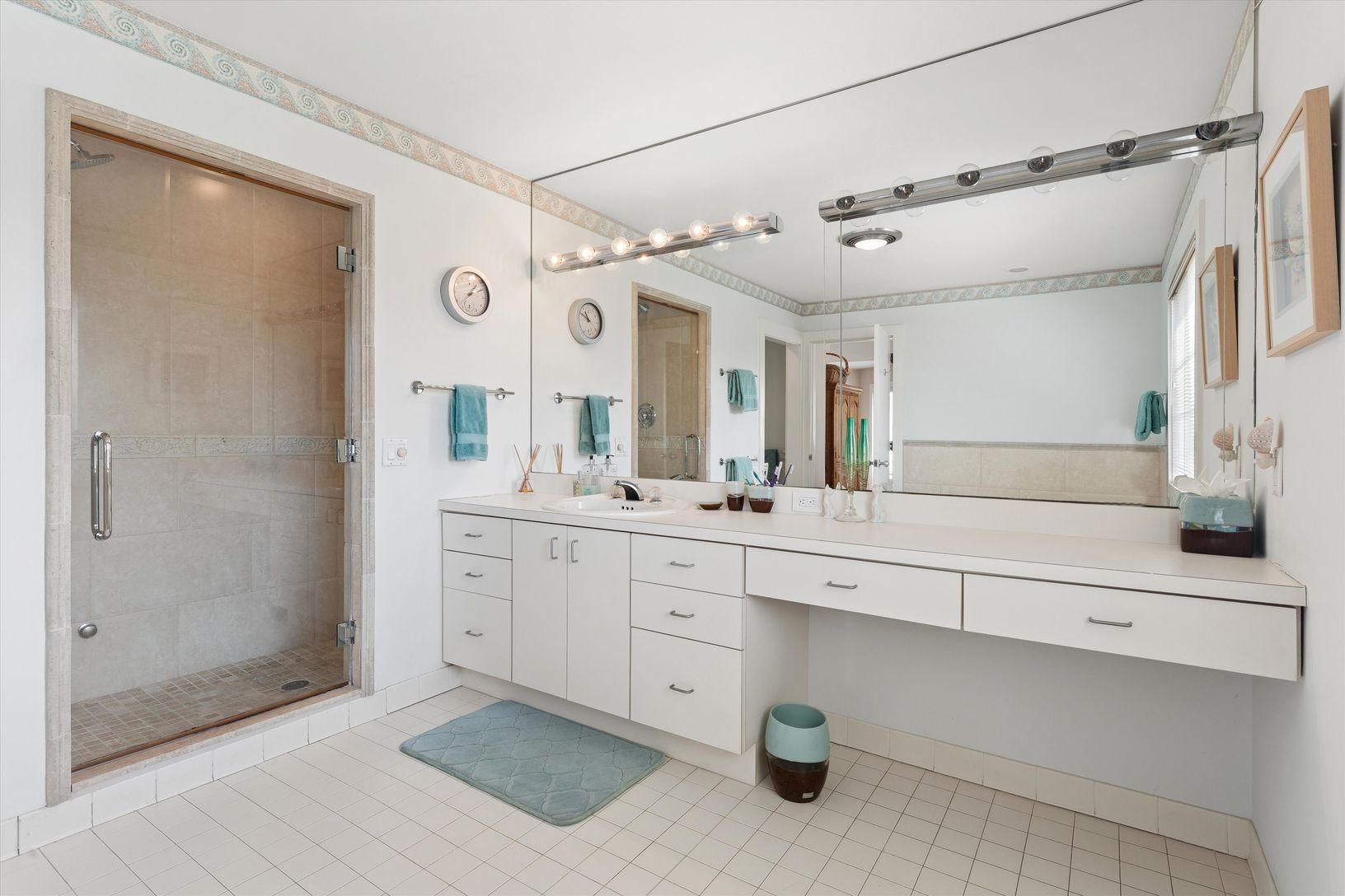  Primary Lg Bathroom