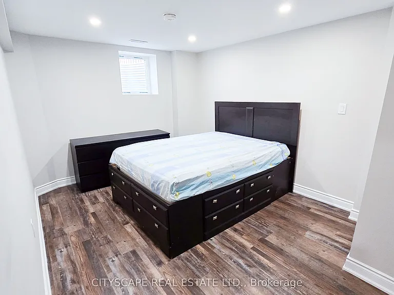 121 Ashdale Rd #LOWER — Photo 20