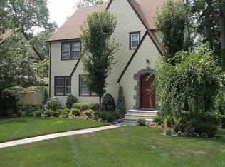 205 Davis Ave, White Plains, NY 10605