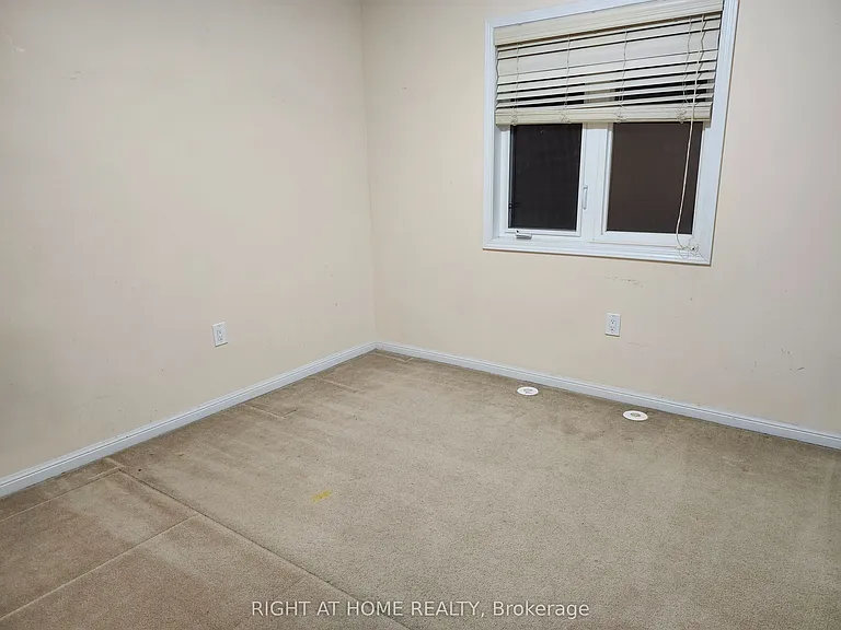 786 Bolingbroke Dr — Photo 14