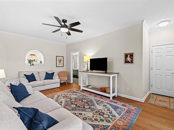 4th image of 1709 Chestnut Oak Dr Unit 109