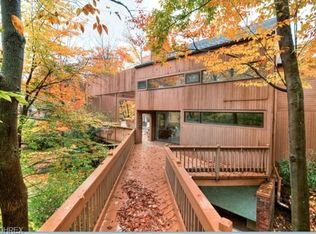 30901 Ainsworth Dr, Pepper Pike, OH 44124