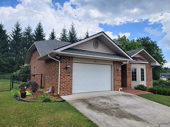 3rd image of 103 Magnolia Ct