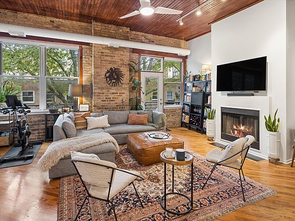 3rd image of 2021 W Willow St APT 204