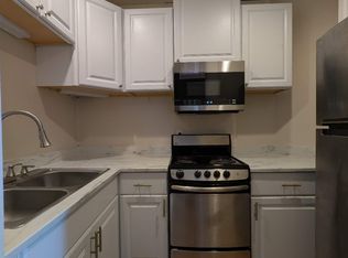 228 E Huntingdon St, Savannah, GA 31401