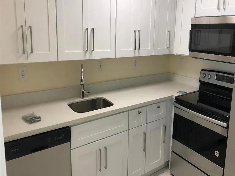 505 S Pine Island Rd — Photo 1