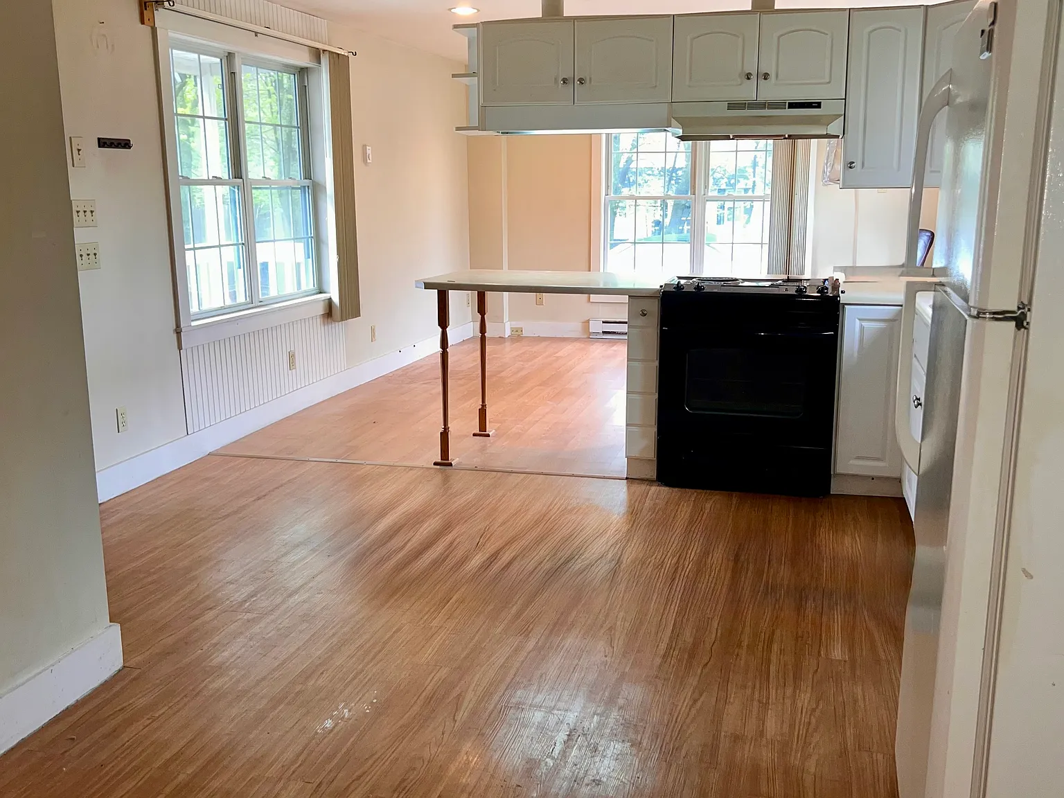 3 bed, 1100 sqft, $4,200 — Photo 2
