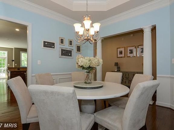 Look at the details:lighting, trim