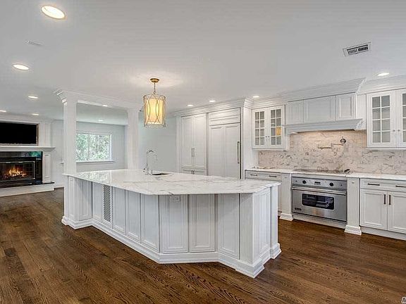 2nd image of 45 Pheasant Ln