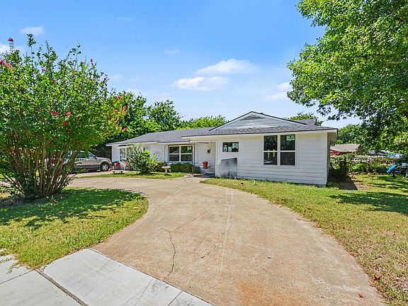 4th image of 3623 Castle Hills Dr